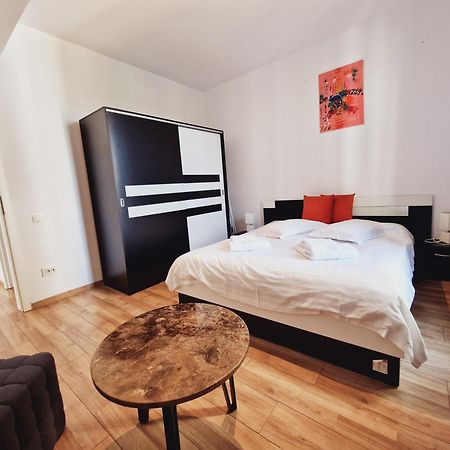 Ultracentral 5* Boutique Hotel Style Apartment. Brand New. 2 Rooms. Spacious. Free Parking Cluj-Napoca Exterior photo